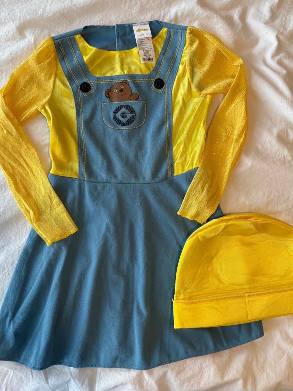 Universal Girls Minions Costume with Hat size 6-7
